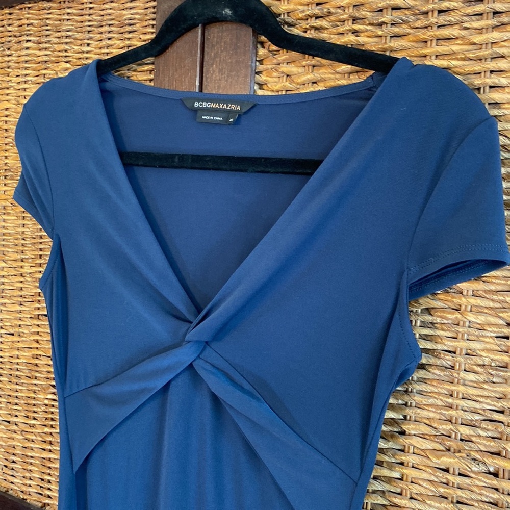 BCBG MAXAZRIA Midnight blue Size XS cap sleeve free flowing dress - Picture 4 of 7